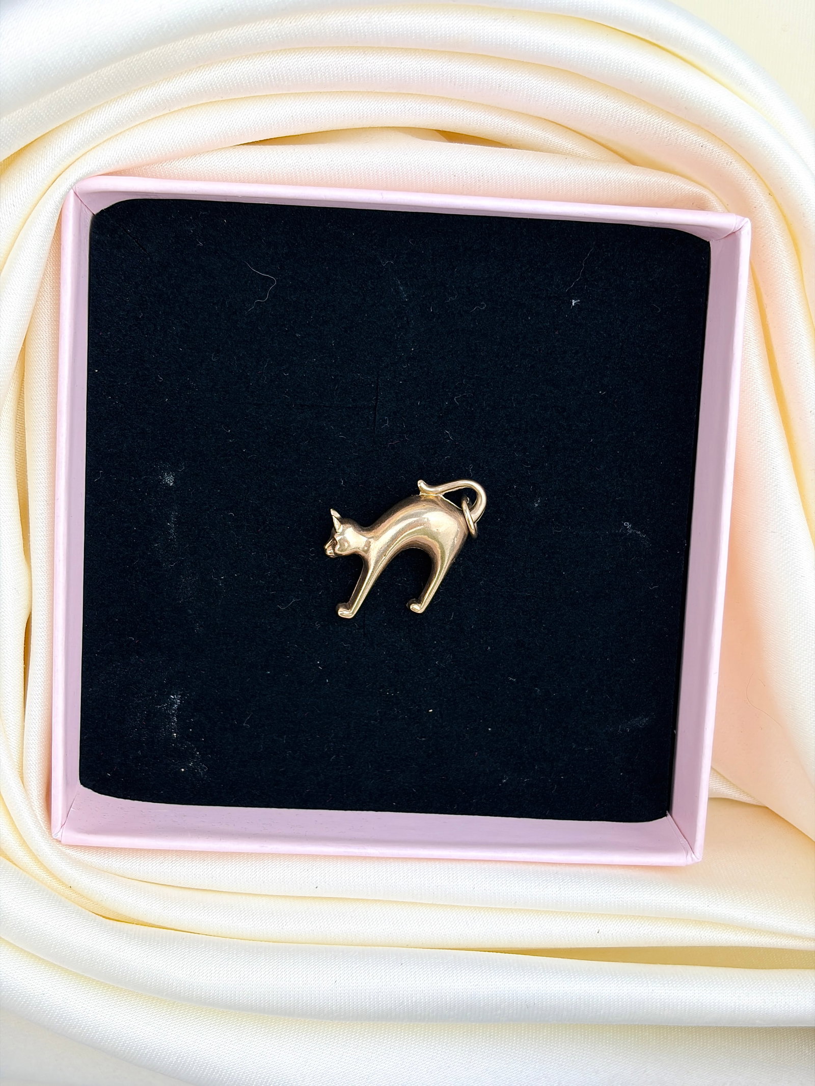 VINTAGE 9CT YELLOW GOLD CAT CHARM - 6