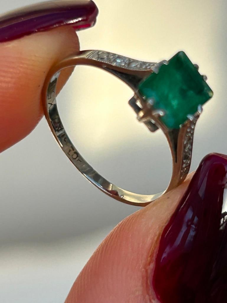 Sweet Emerald and Diamond Ring - 6