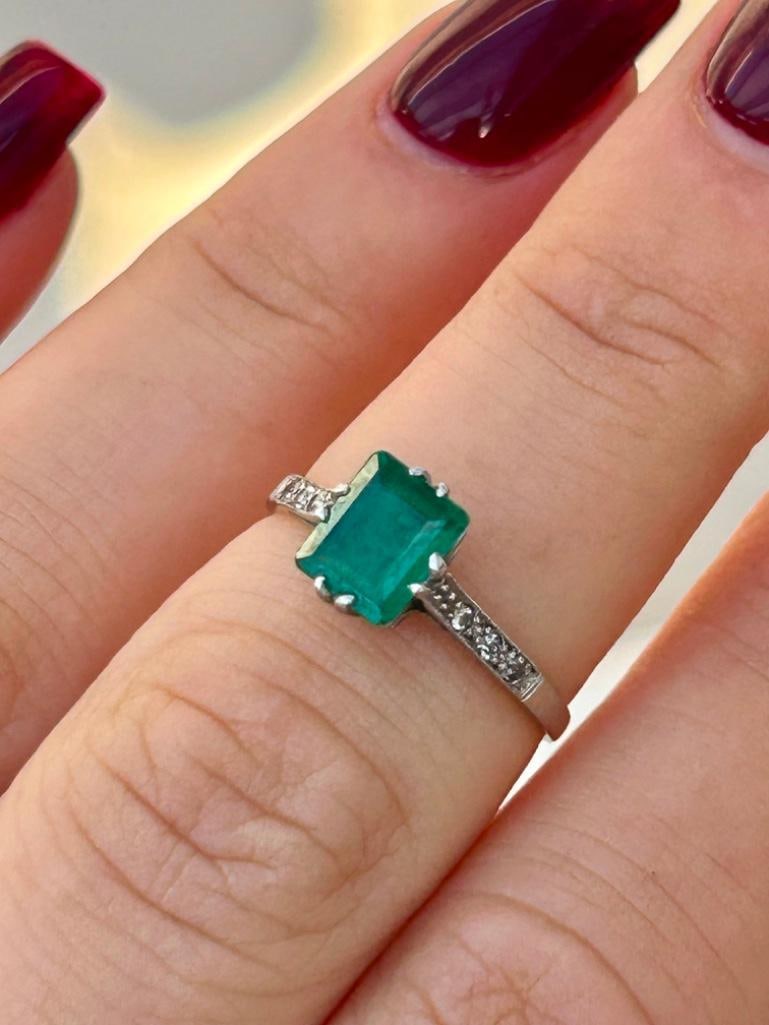Sweet Emerald and Diamond Ring - 7