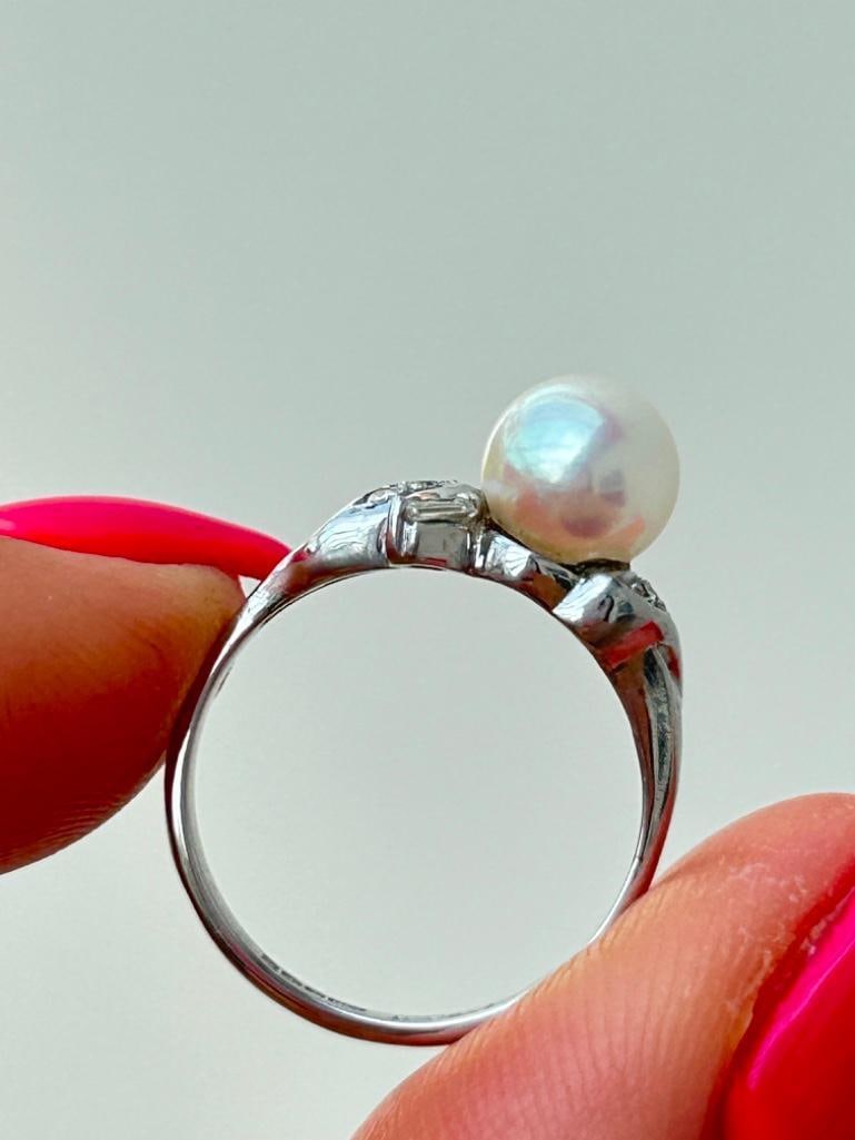 Vintage 18ct White Gold Pearl and Diamond Twist Ring - 2