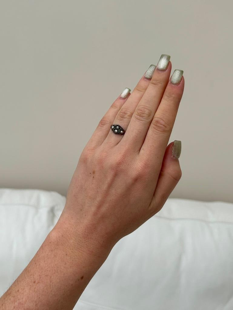 Antique Emerald and Pearl Ring in 15ct Yellow Gold - 5