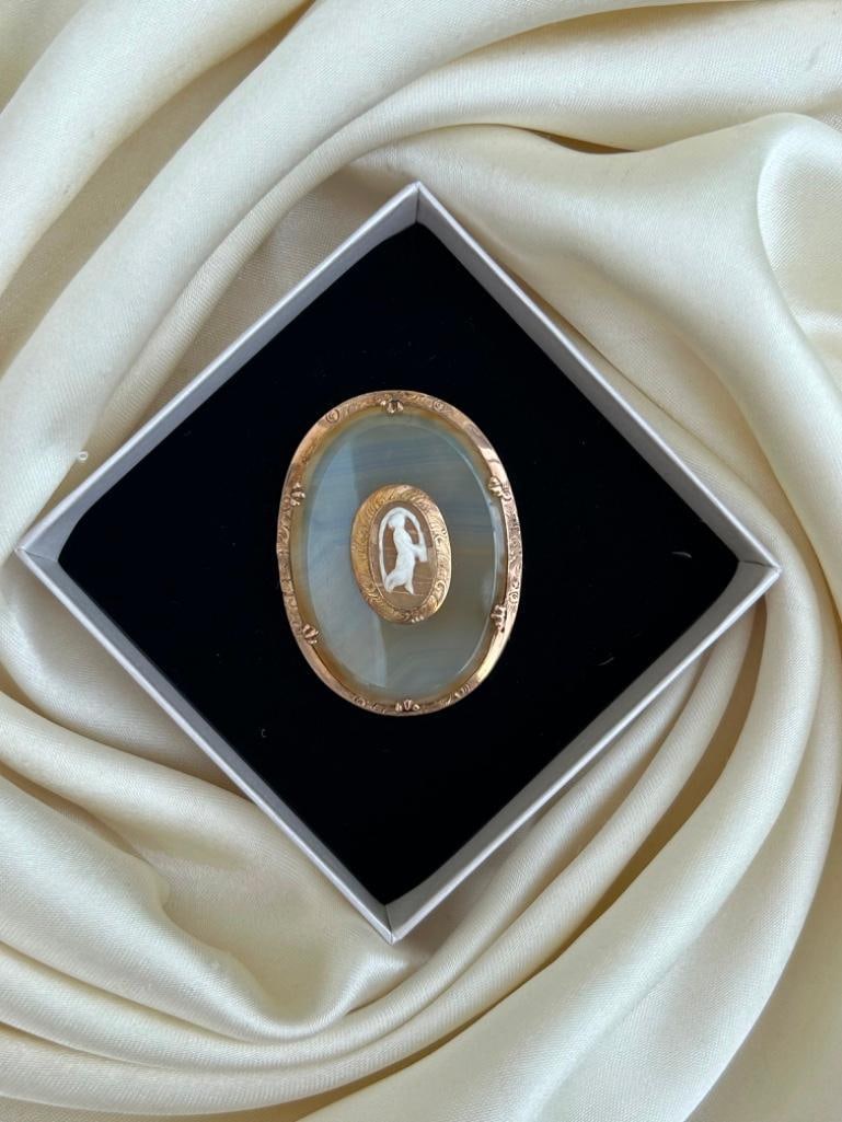 Antique 9ct Gold Chalcedony Cameo Large Pendant - 3
