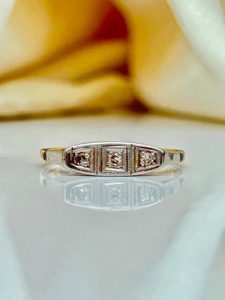 Antique 18ct Yellow Gold Diamond 3 Stone Ring (1 of 7)