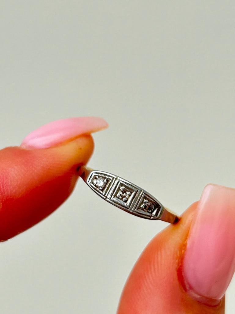 Antique 18ct Yellow Gold Diamond 3 Stone Ring - 2