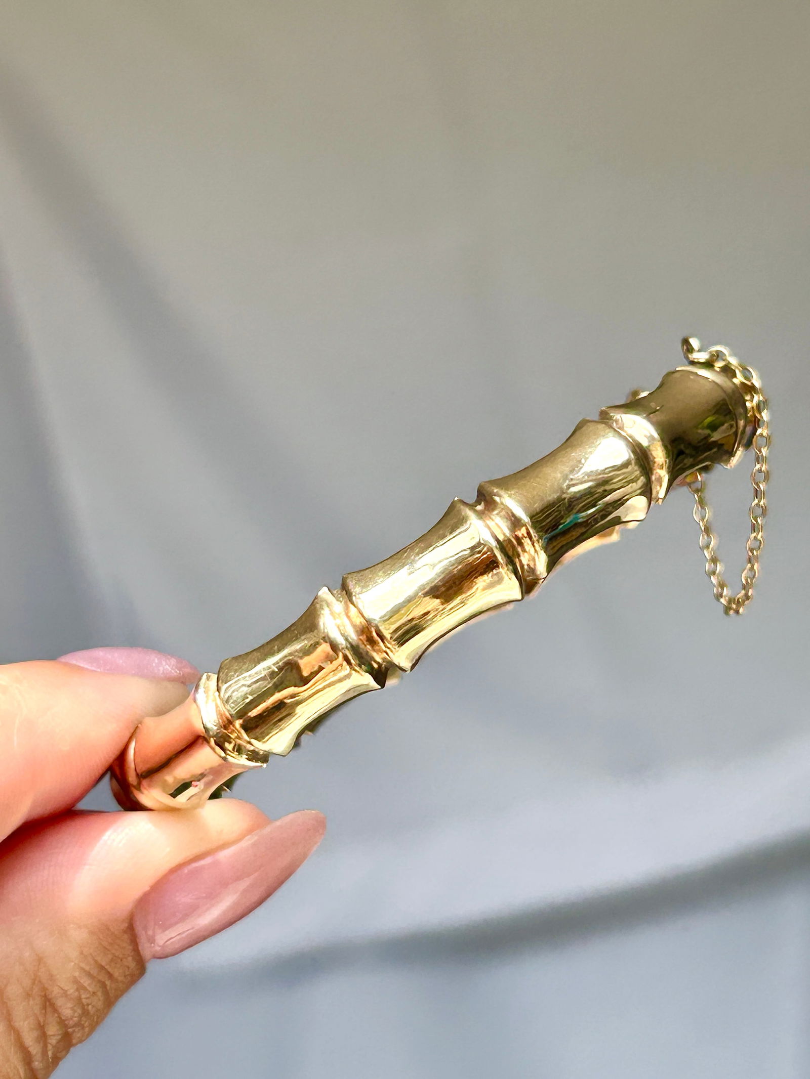 Vintage 9ct gold bamboo effect bangle / bracelet with safety chain c.1975 - 7