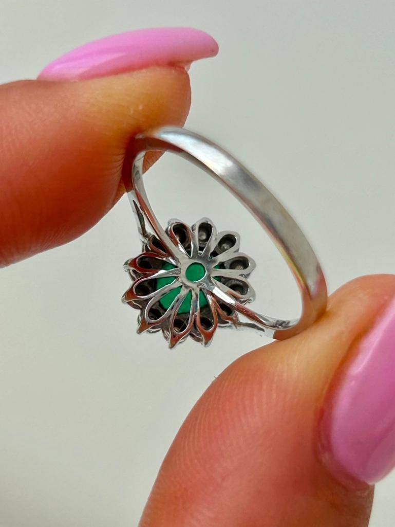 18ct White Gold Emerald and Diamond Cluster Ring - 5