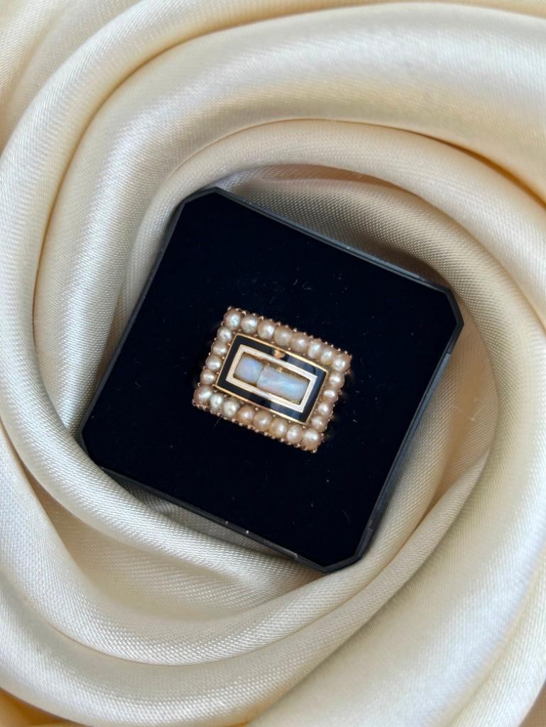 Antique Circa 1800 Opal Pear and Enamel Mourning Ring - 4