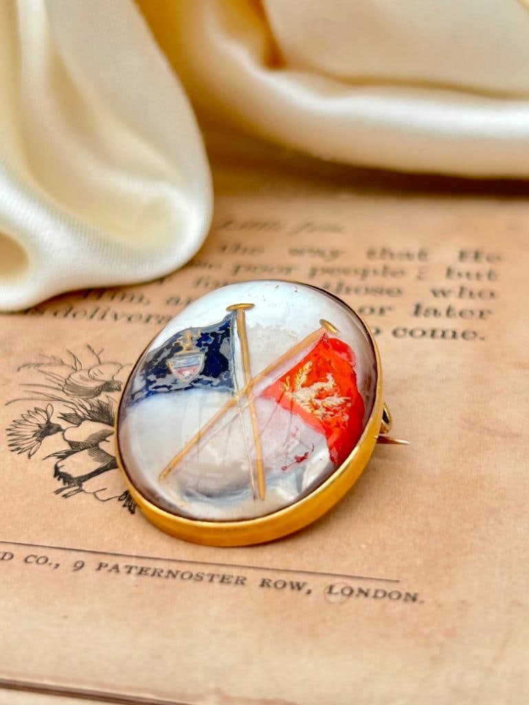 Antique Gold Large Essex Flags Brooch - 5