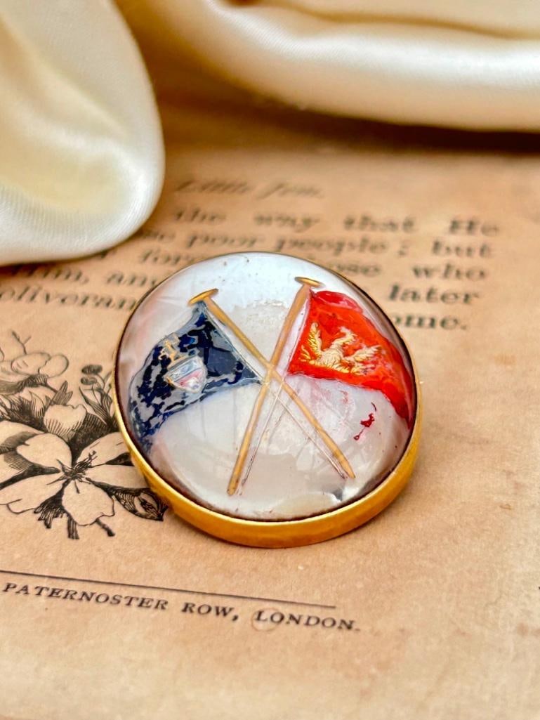 Antique Gold Large Essex Flags Brooch - 6