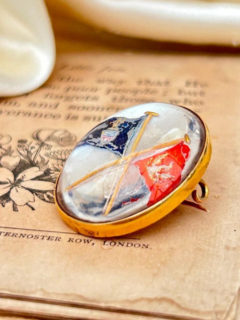 Antique Gold Large Essex Flags Brooch - 7