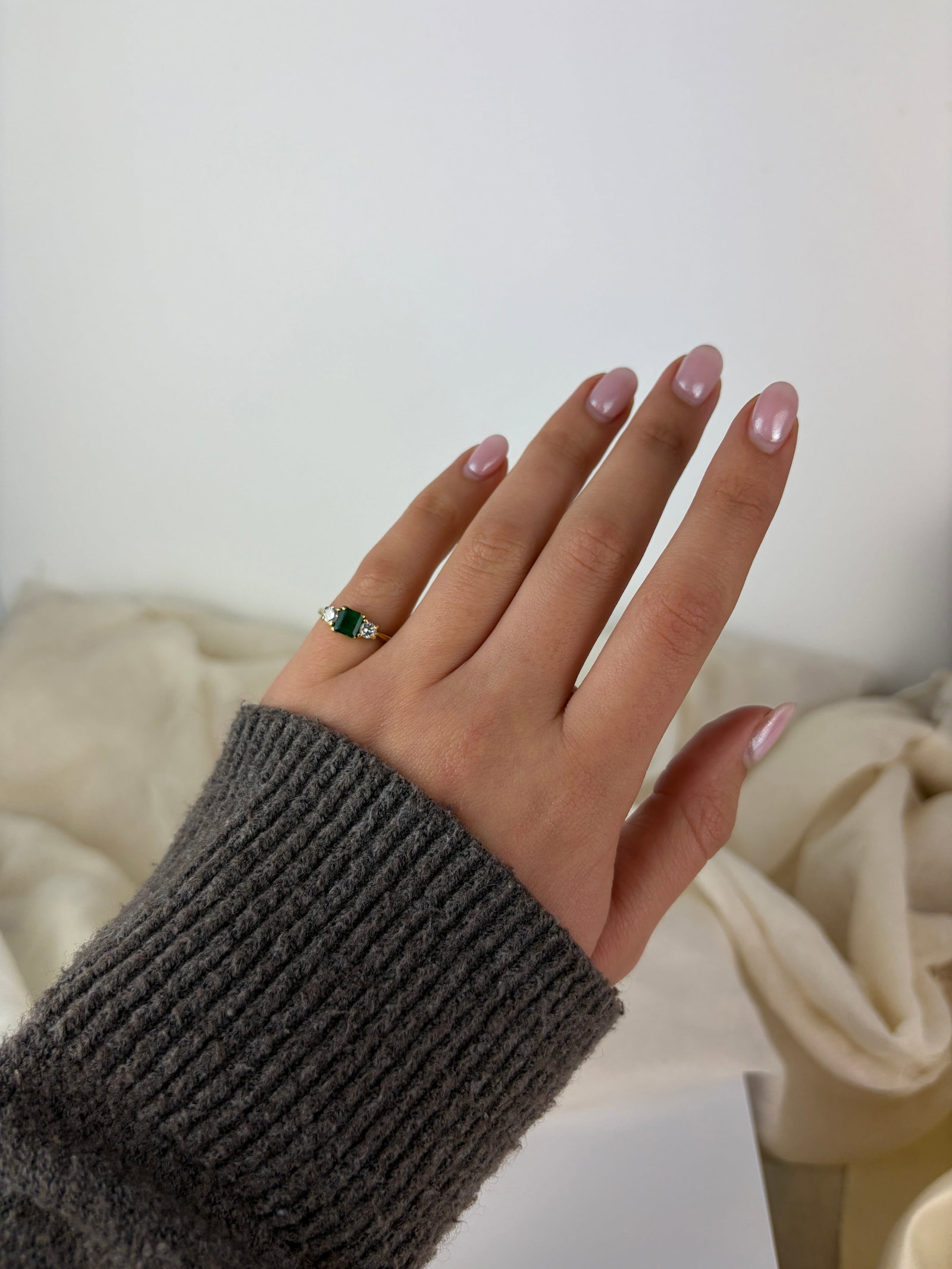 sweet 18ct yellow gold emerald and diamond 3 stone ring - 8