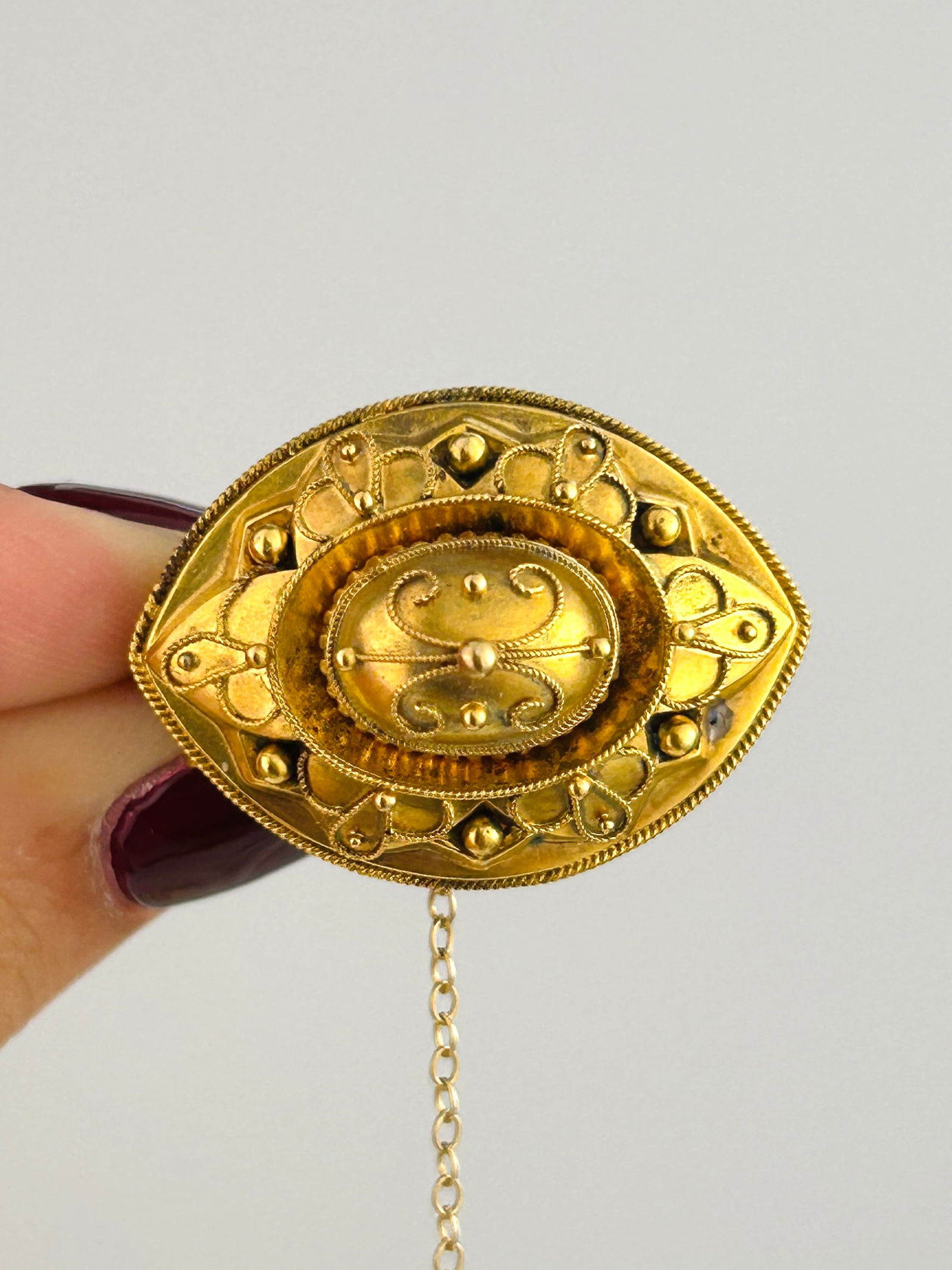 Antique Victorian 15ct Gold Etruscan Revival Brooch - 3
