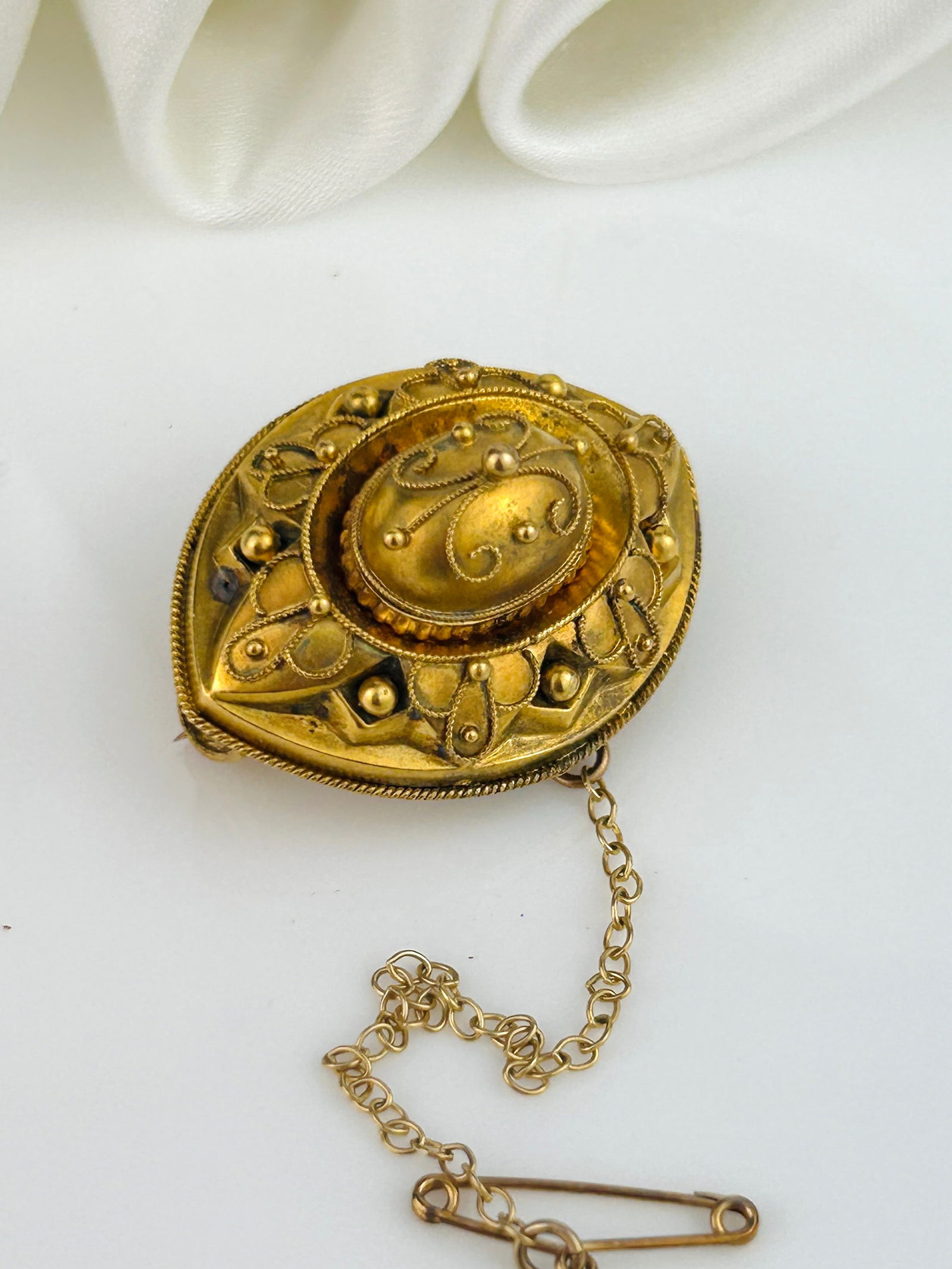 Antique Victorian 15ct Gold Etruscan Revival Brooch - 7