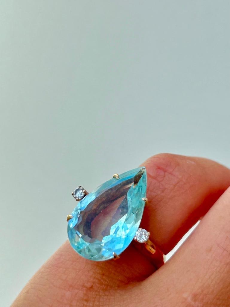 18ct Yellow Gold Large Aquamarine and Diamond Pear Shaped Ring - 4