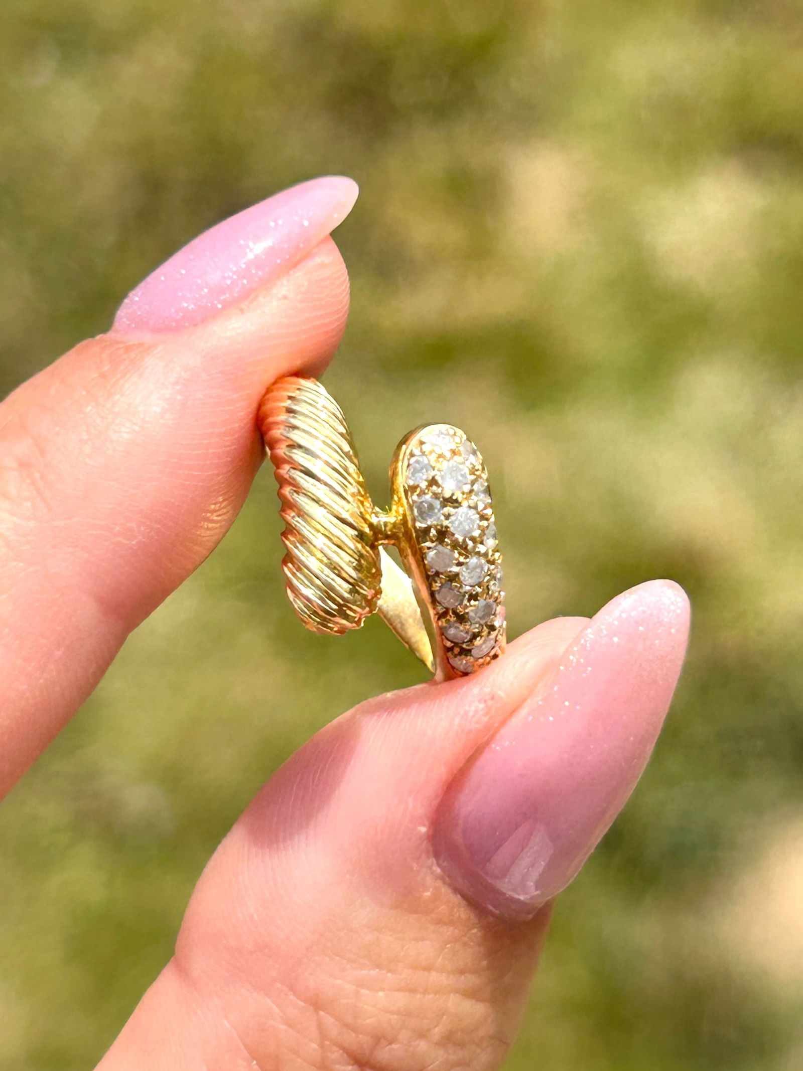 High quality 18ct yellow gold diamond snake design ring - 4