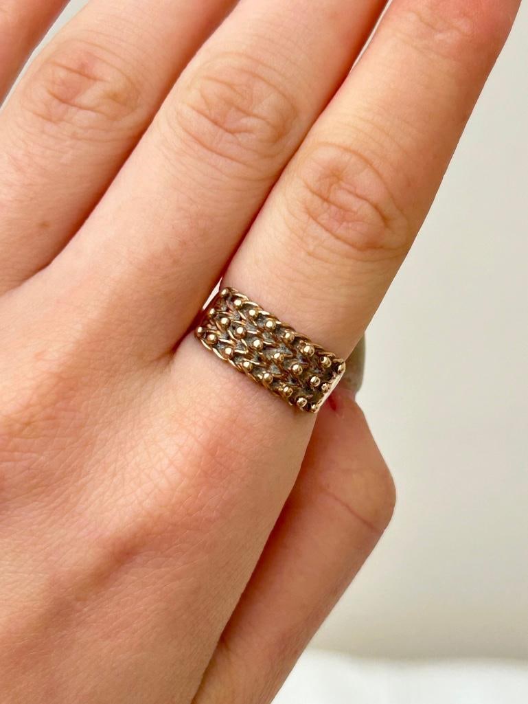 Heavy 9ct Gold Keeper Ring - 2