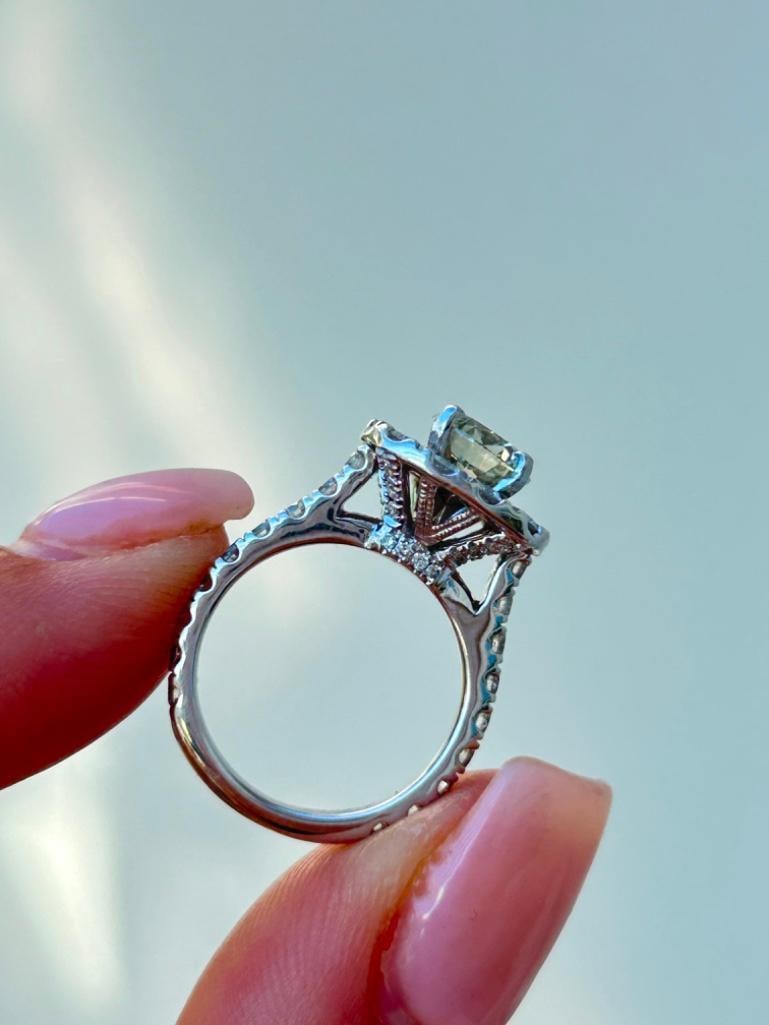 *Wonderful 14k White Gold Diamond Halo Ring - 15