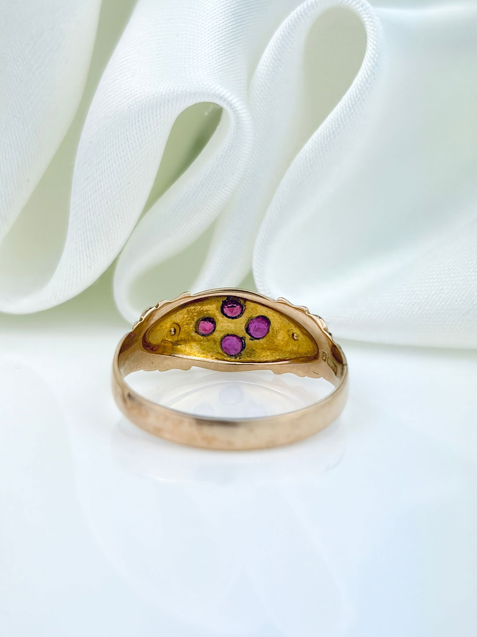ANTIQUE C.1914 9CT YELLOW GOLD RUBY AND PEARL RING - 3