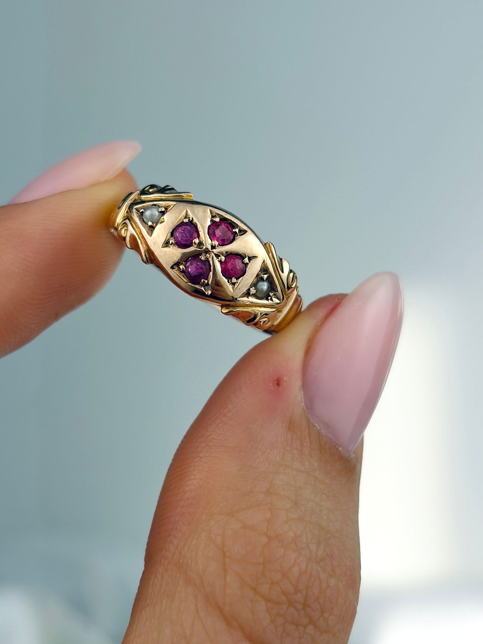 ANTIQUE C.1914 9CT YELLOW GOLD RUBY AND PEARL RING - 5