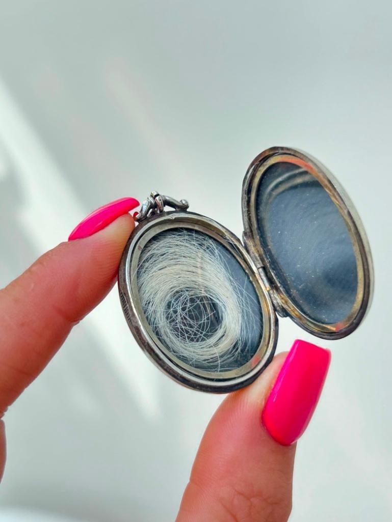 Antique Silver Aesthetic Locket Pendant - 3