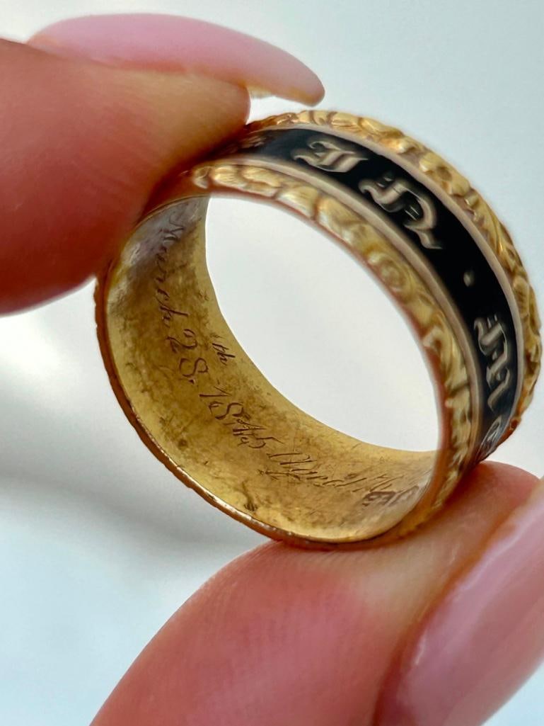 Antique C.1845 Black Enamel Mourning Band Ring in 18ct Gold - 2