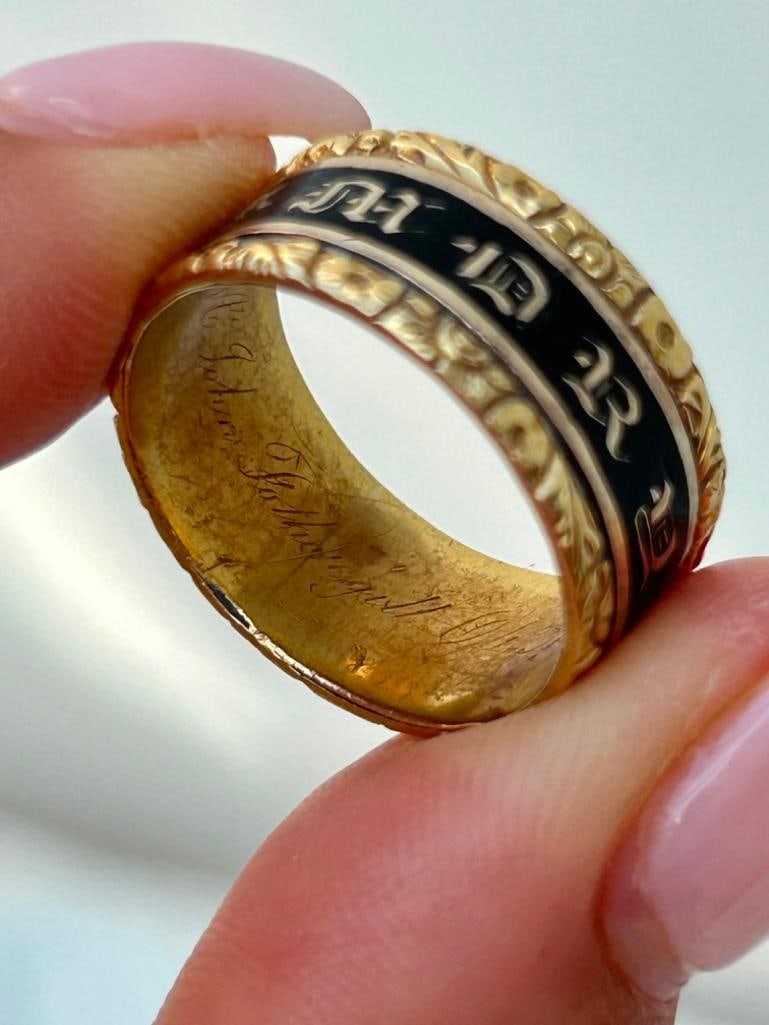 Antique C.1845 Black Enamel Mourning Band Ring in 18ct Gold - 7