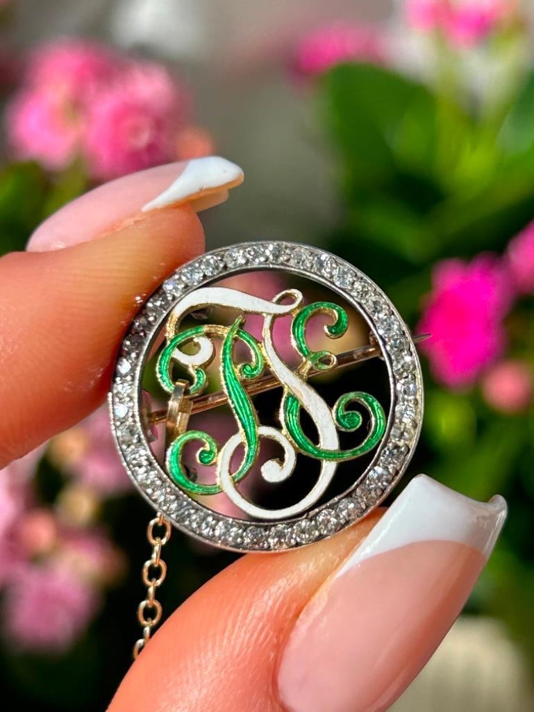 Outstanding Antique Diamond and Enamel Yellow Gold Brooch - 3