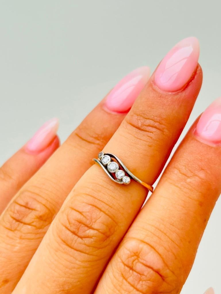 Antique 18ct Gold Diamond 5 Stone Twist Ring - 2