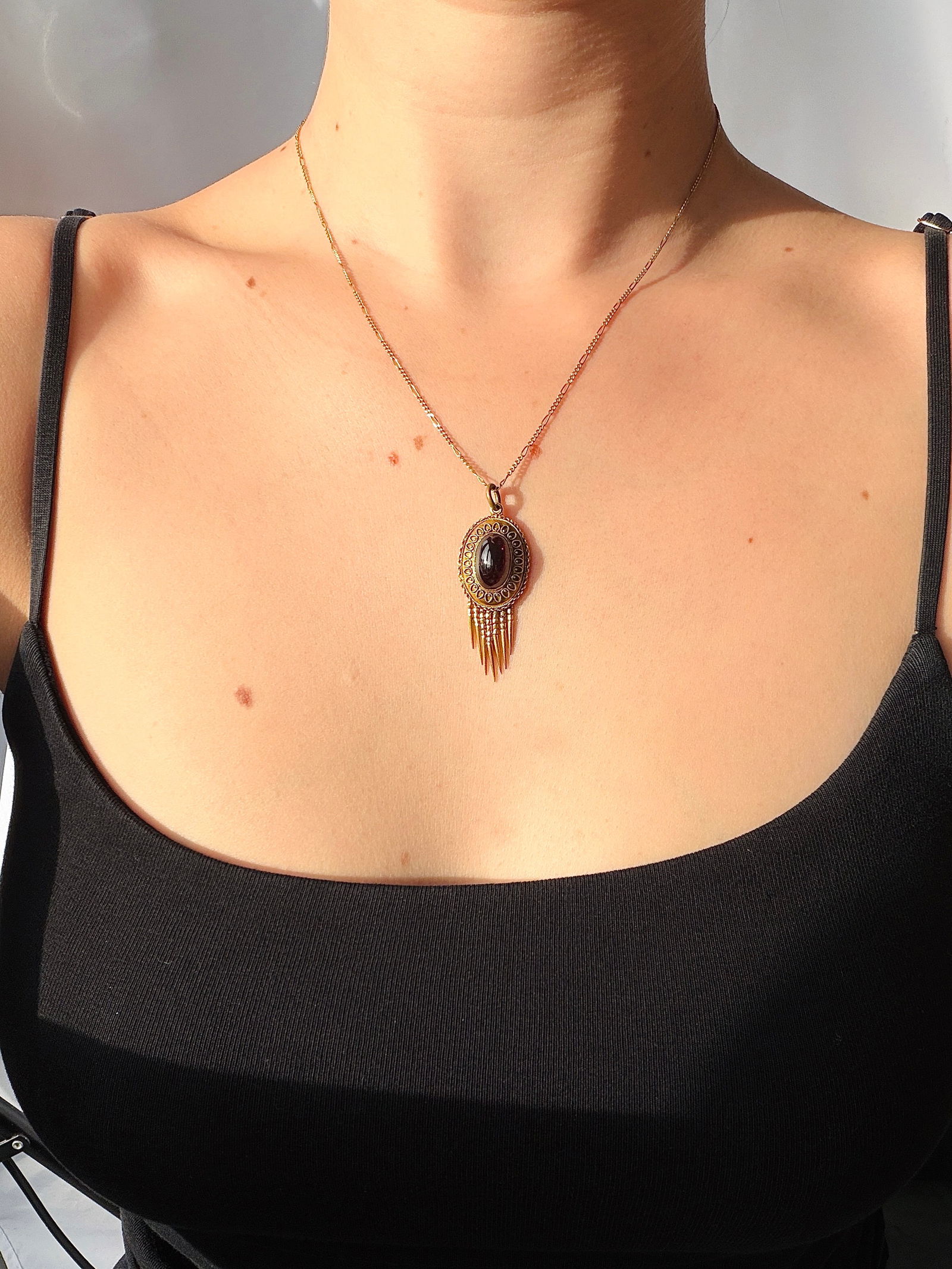 Antique victorian era 15ct yellow gold cabochon garnet fringe pendant - 7