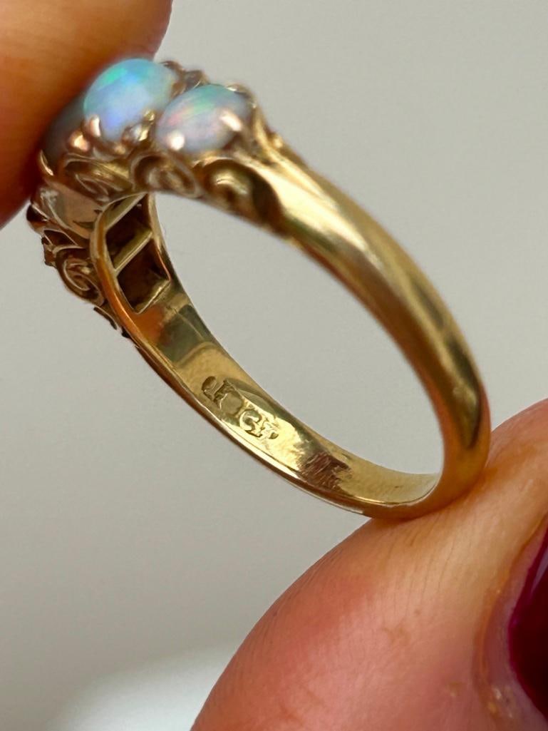 Wonderful Opal and Diamond 5 Stone Ring in 18ct Gold - 7