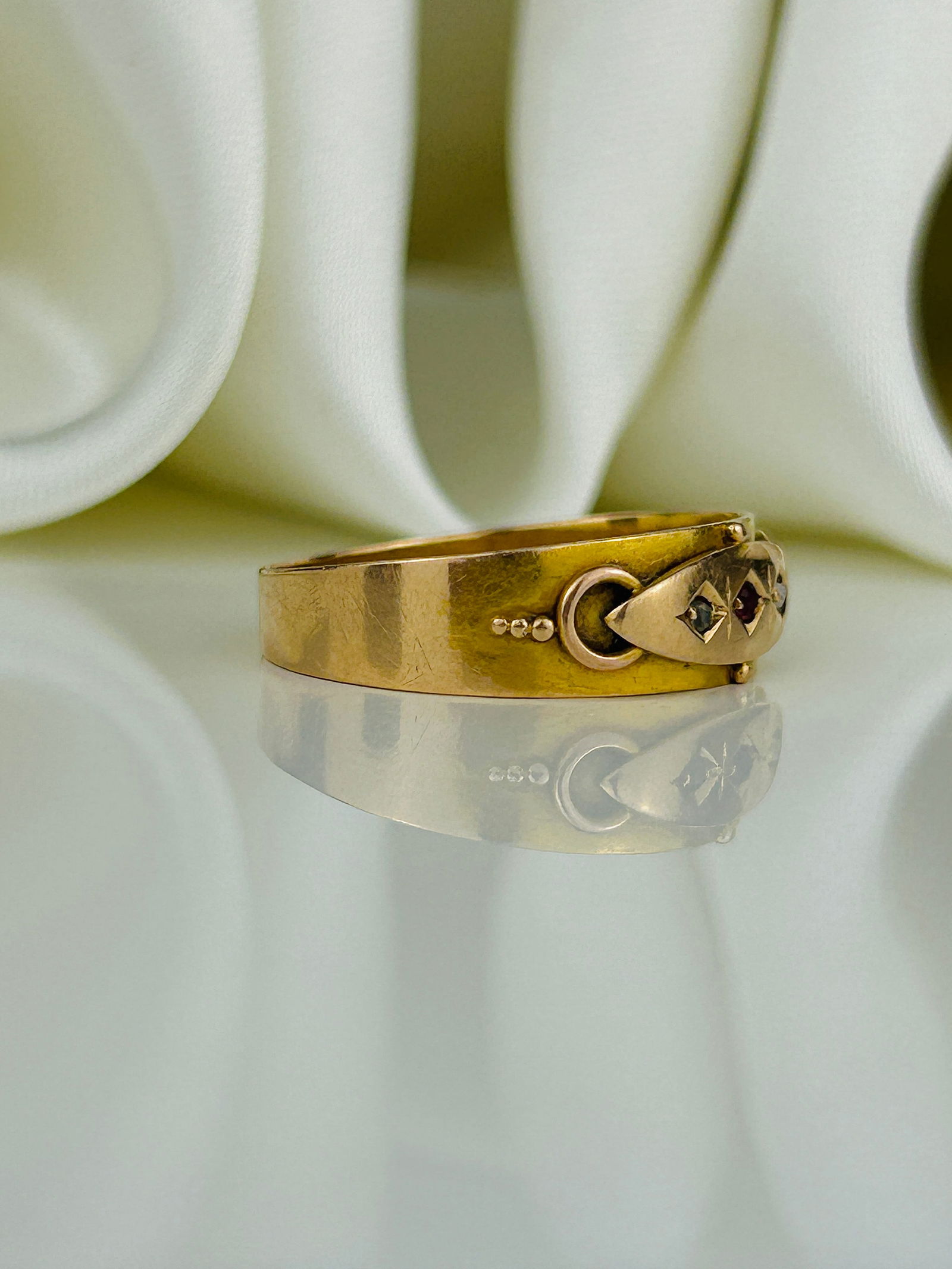 Antique C.1890 Ruby and Diamond 3 Stone Ring in 15ct Gold - 2