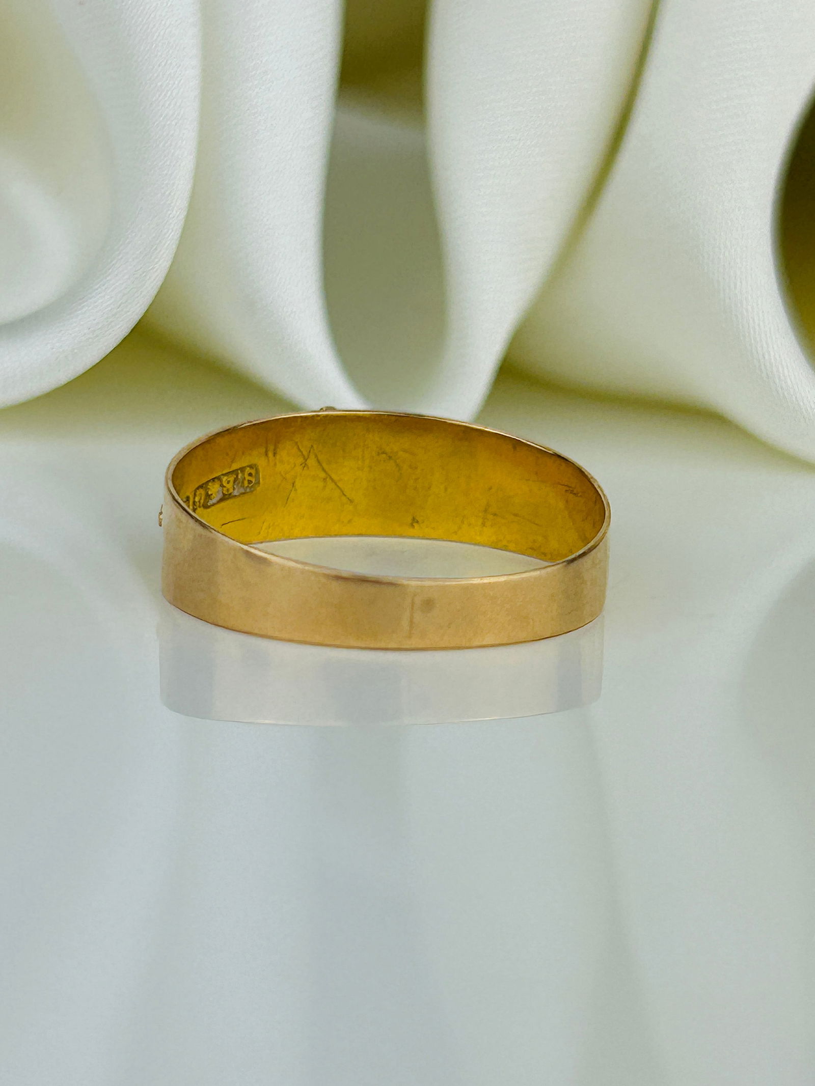 Antique C.1890 Ruby and Diamond 3 Stone Ring in 15ct Gold - 3