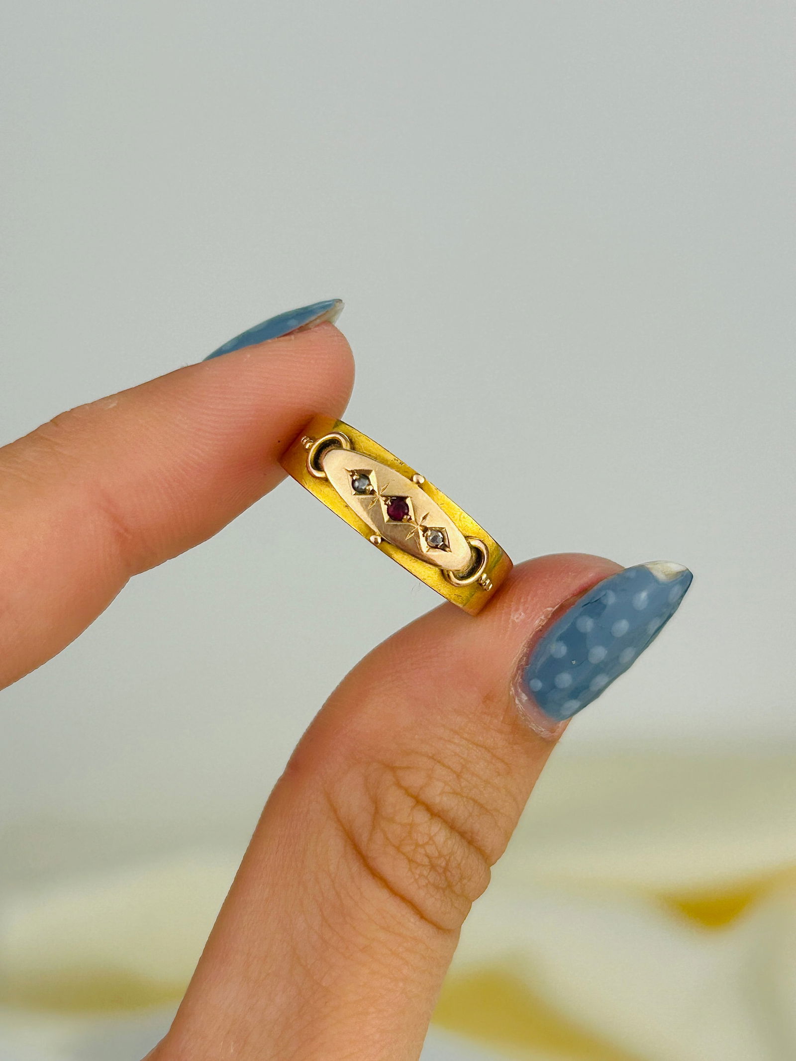 Antique C.1890 Ruby and Diamond 3 Stone Ring in 15ct Gold - 7