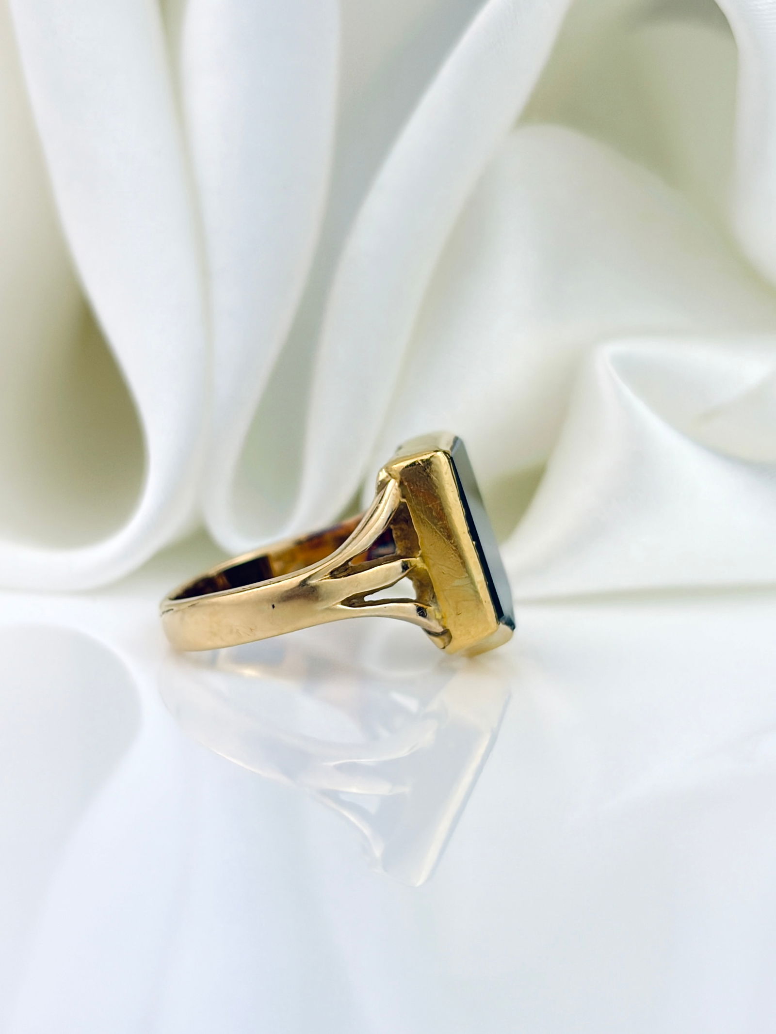 CHUNKY ANTIQUE 18CT YELLOW GOLD BLOODSTONE SHIELD SIGNET RING - 2