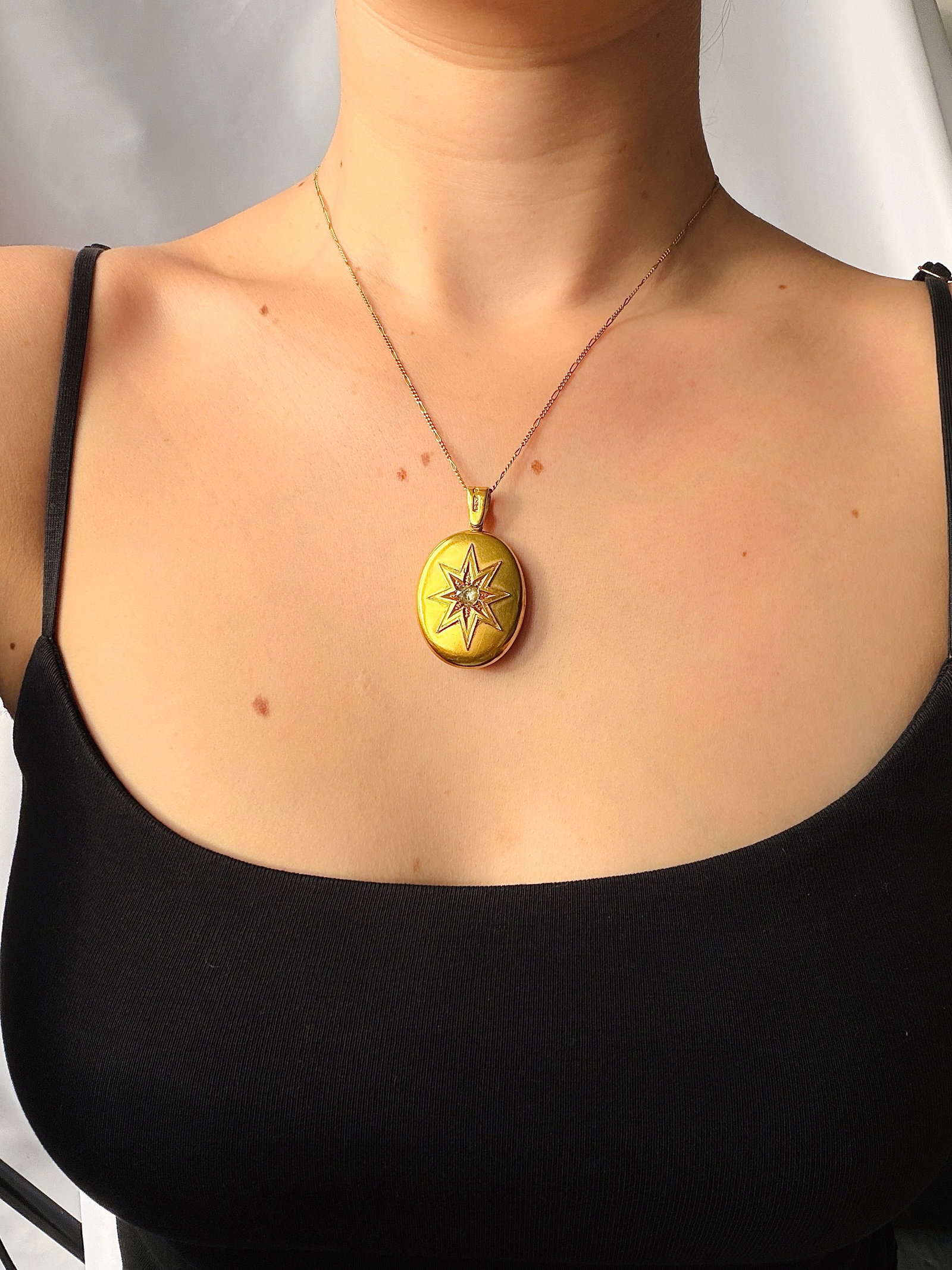 antique 18ct yellow gold star locket with large rose cut diamond pendant - 9