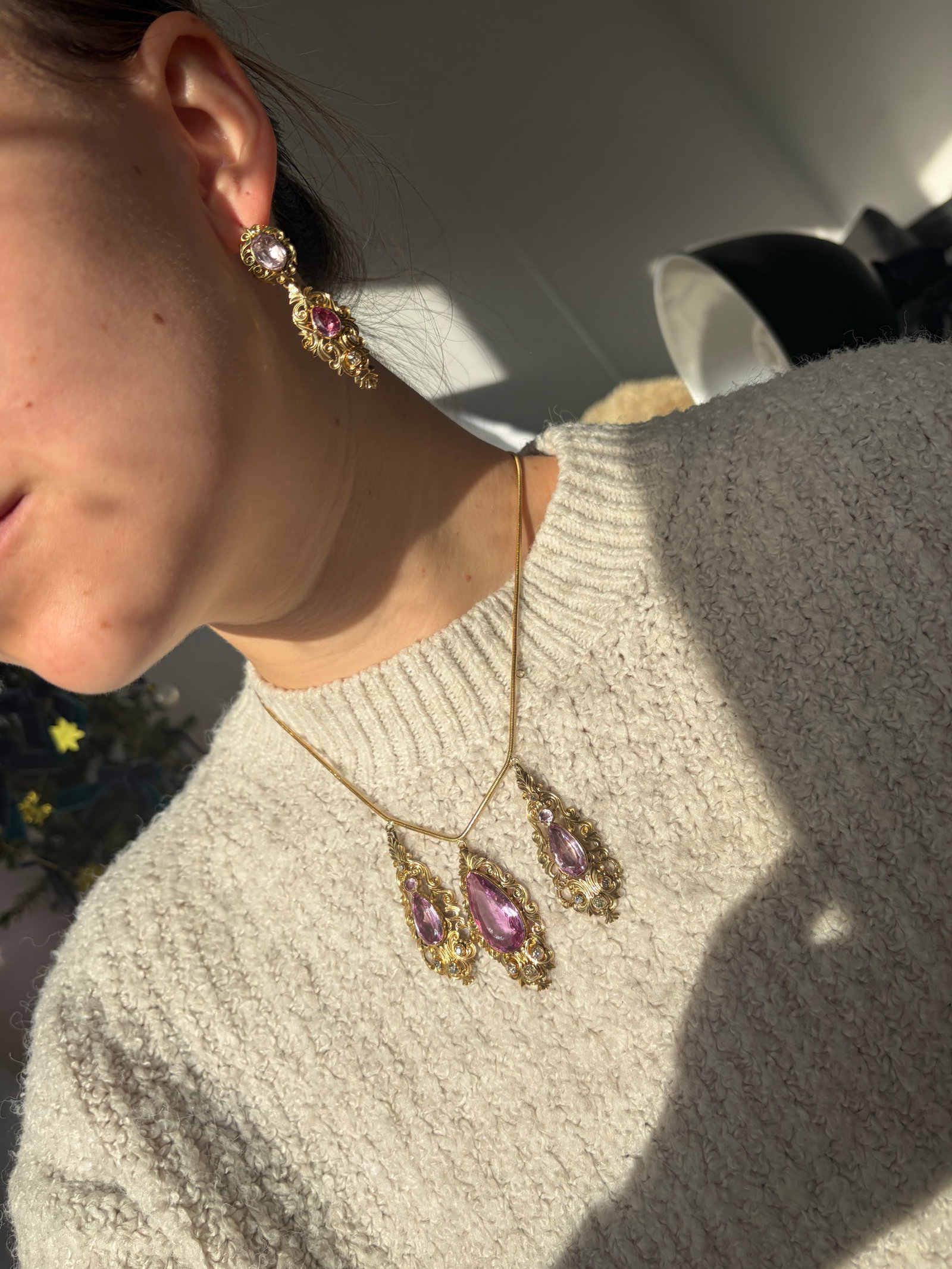 Incredible Antique 18ct yellow gold Amethyst and diamond Boxed Necklace and Earrings Suite - 16