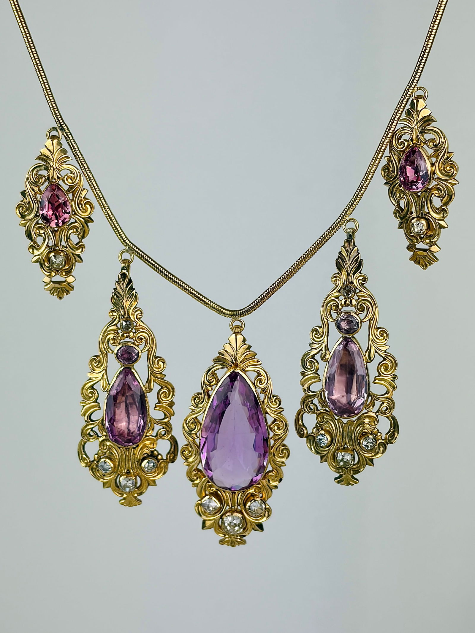 Incredible Antique 18ct yellow gold Amethyst and diamond Boxed Necklace and Earrings Suite - 2