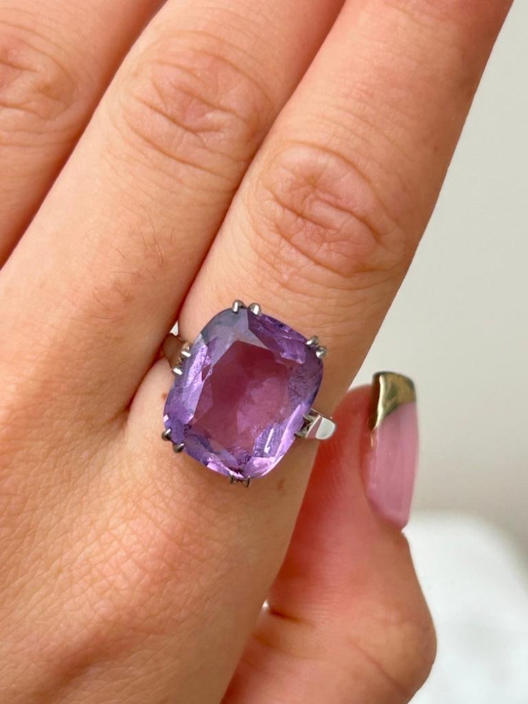 Chunky 18ct White Gold Amethyst Ring - 2