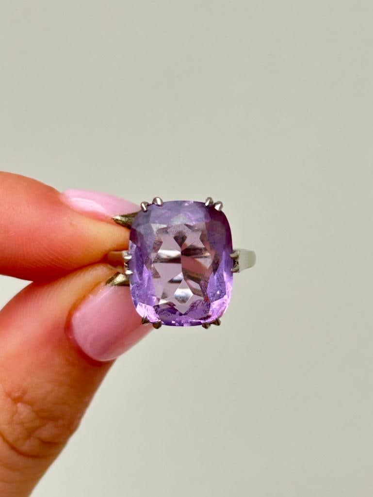 Chunky 18ct White Gold Amethyst Ring - 3