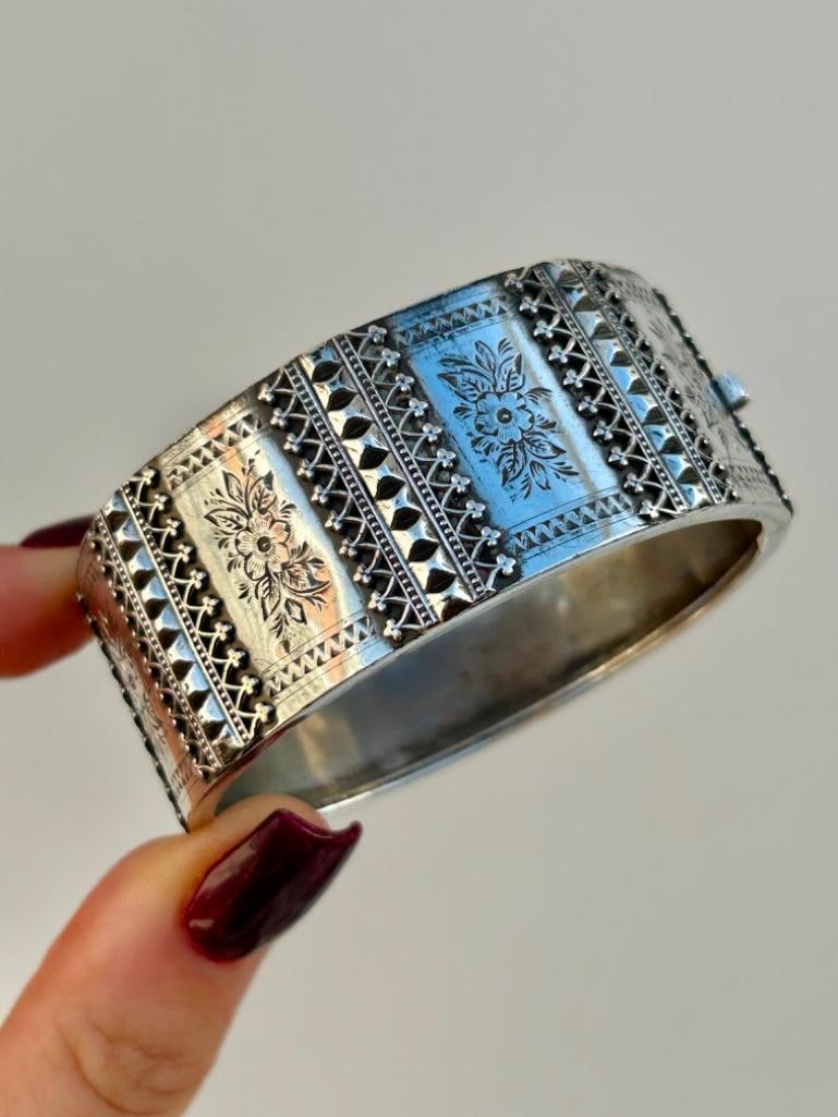 Chunky Antique Silver Bangle Bracelet - 4