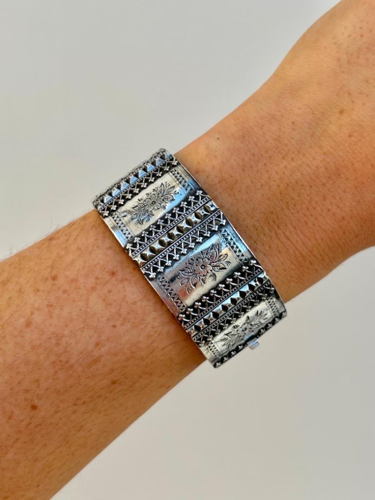 Chunky Antique Silver Bangle Bracelet - 7