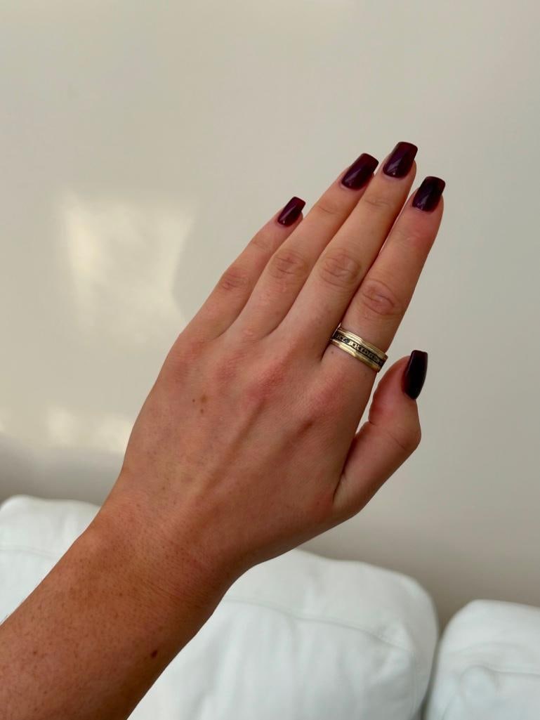 Antique Circa 1808 Black and White Enamel Mourning Band Ring in 18ct Yellow Gold - 4