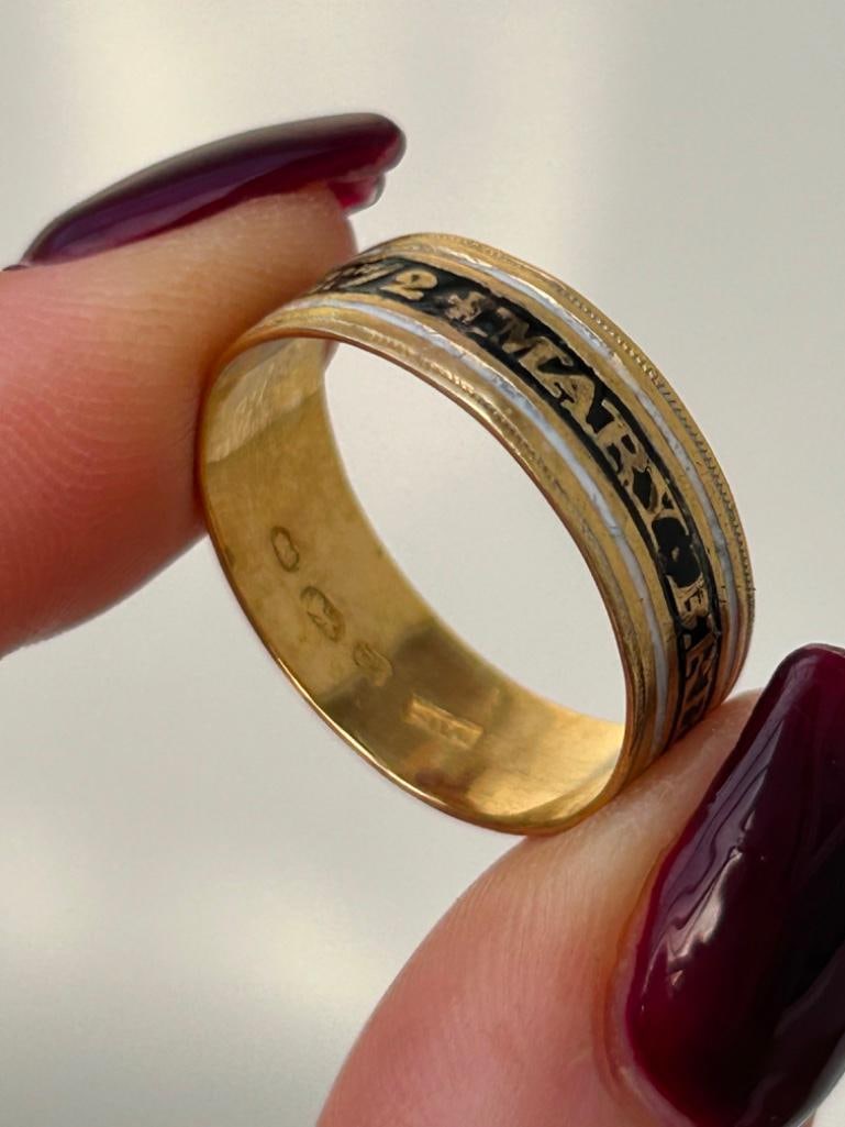 Antique Circa 1808 Black and White Enamel Mourning Band Ring in 18ct Yellow Gold - 6