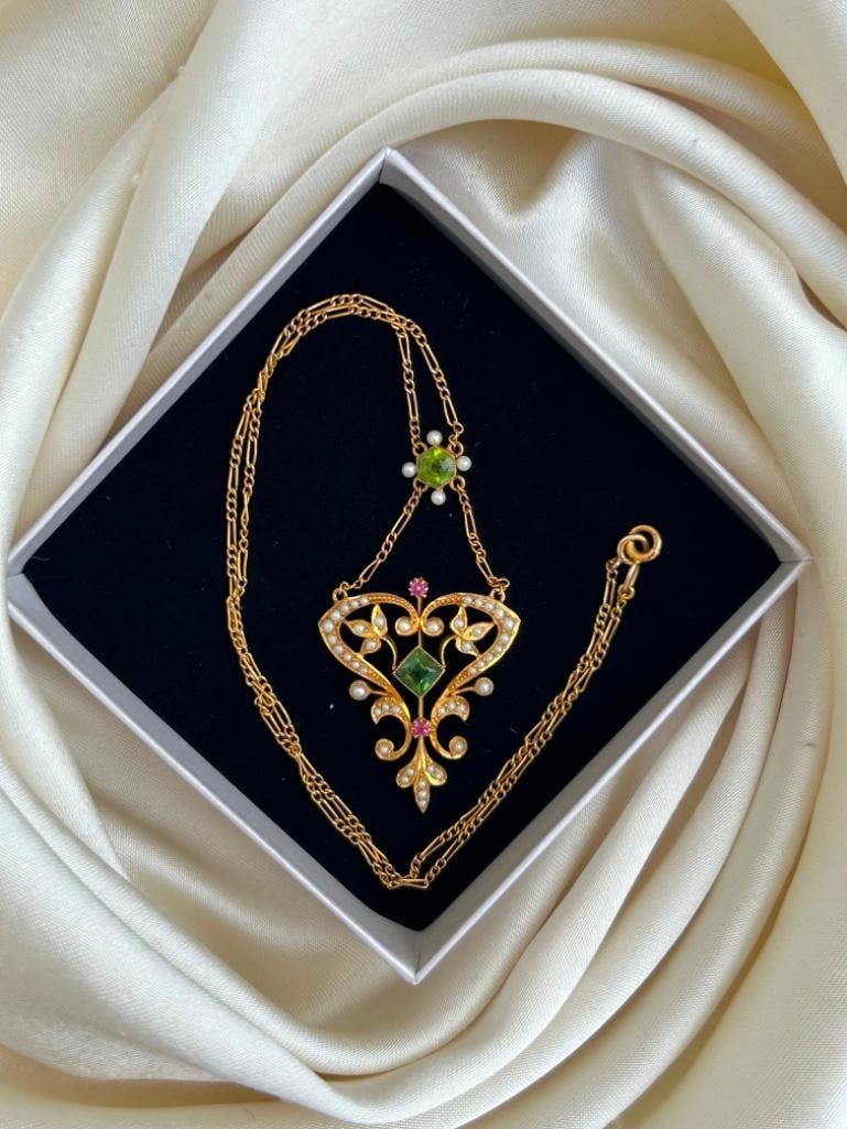 Amazing 15ct Yellow Gold Peridot Pearl and Ruby Pendant - 7