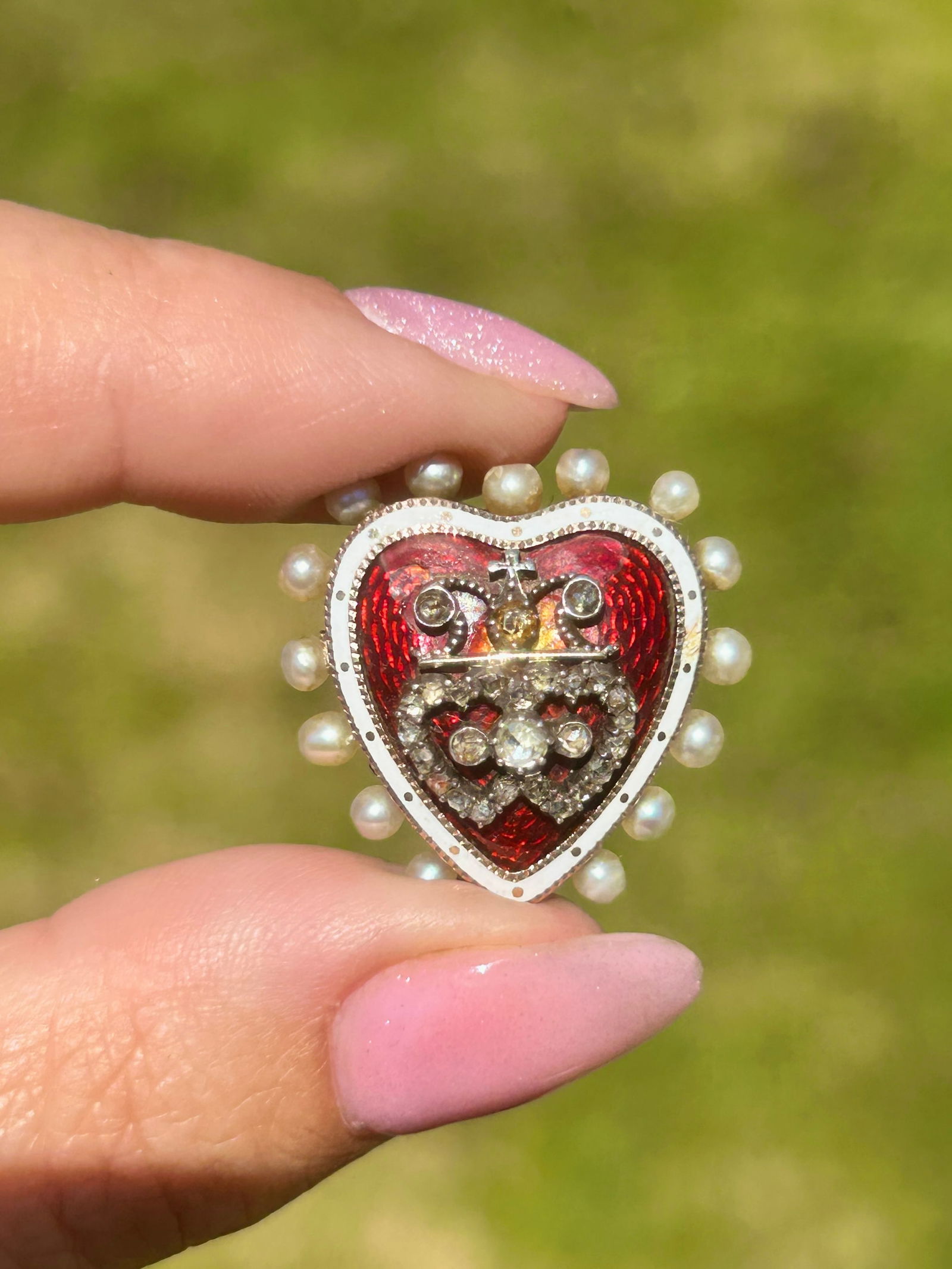 Antique gold red enamel heart brooch set with diamonds and pearls - locket back and in original box - 7