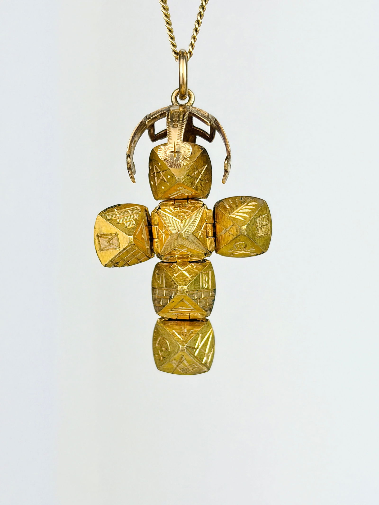 RARE 9CT YELLOW GOLD MASONIC BALL AND CROSS OPENING ORB PENDANT - 2