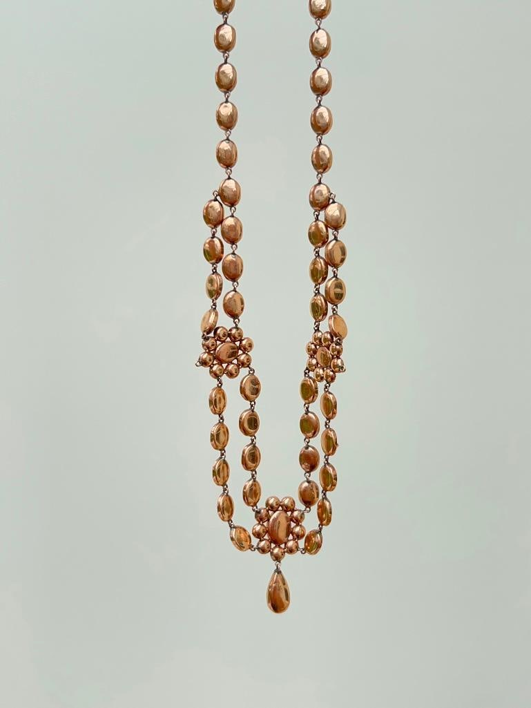 Antique flat cut garnet necklace and earrings set in gold housed in an antique box - 5