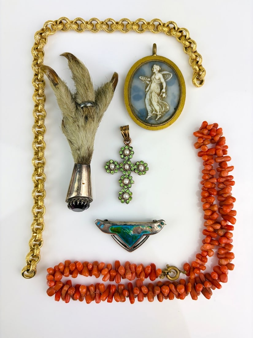 MIXED LOT Silver Brooch, Pendants ETC: MIXED LOT Silver Brooch, Pendants ETC