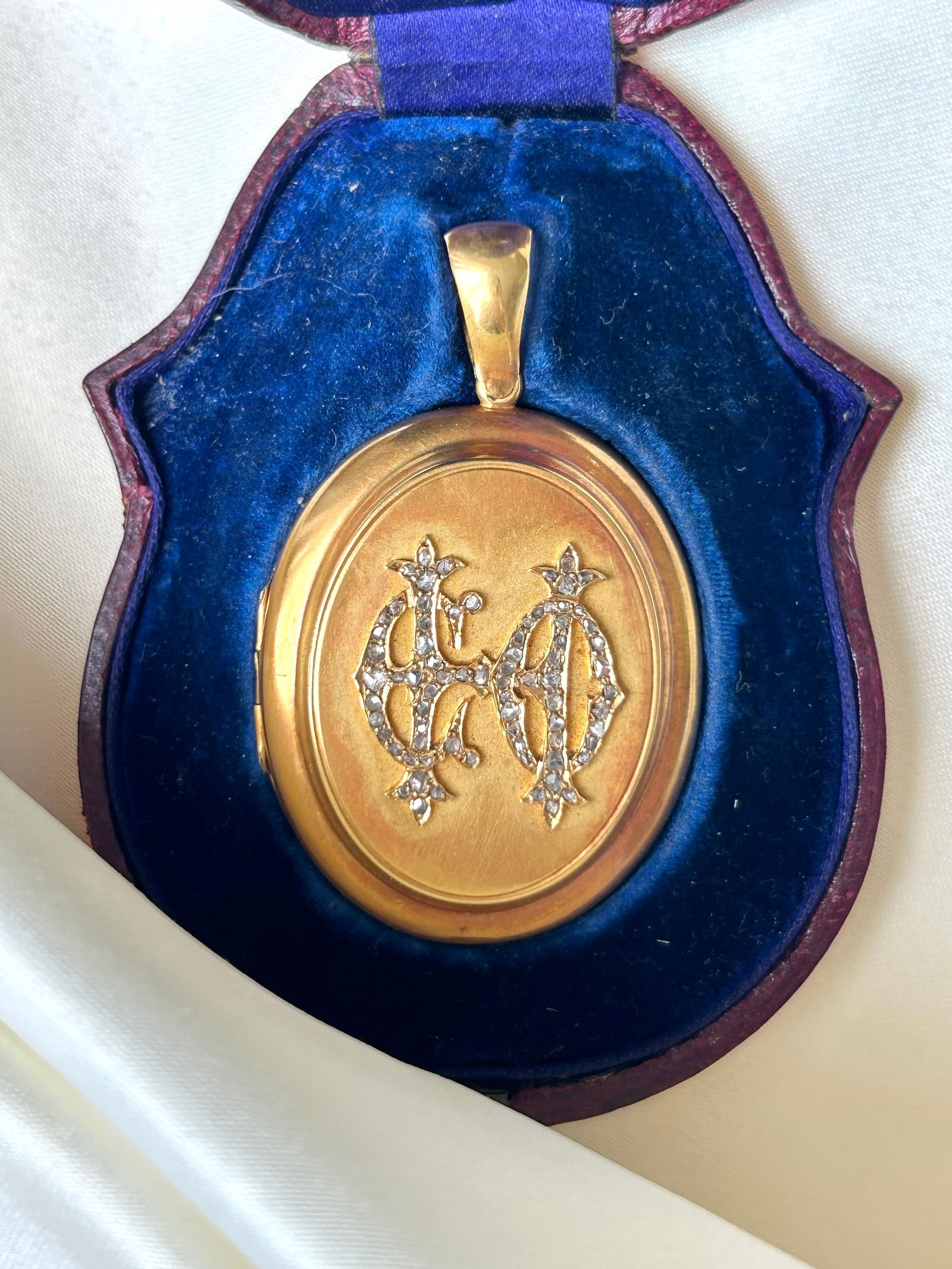 outstanding antique c1814 18ct gold rose cut diamond monogram locket pendant in fitted box - 2