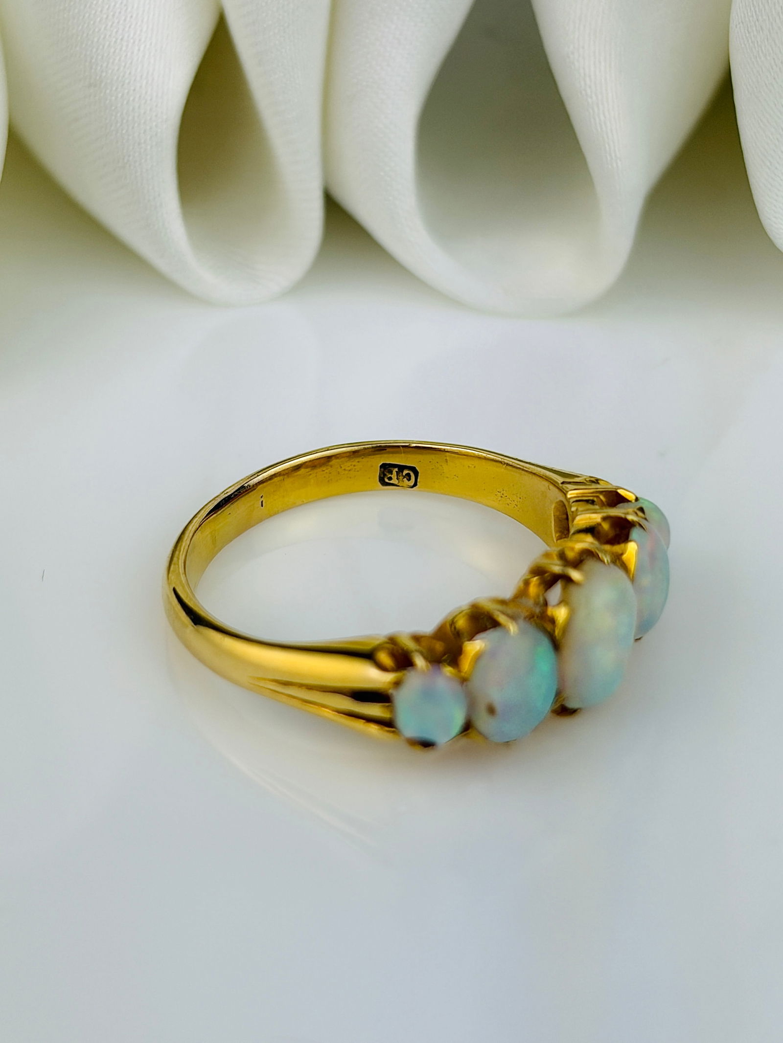 Antique 18ct Yellow Gold Opal 5 Stone Ring - 4